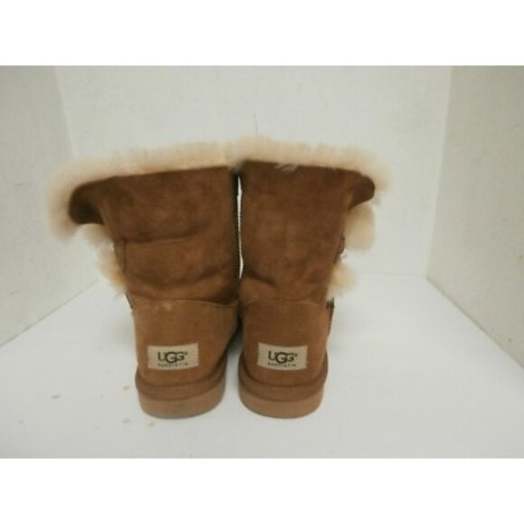 Ugg Women's 5803 Bailey Button Tan Size 6 USED!!! - Picture 3 of 7